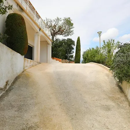 Sea View Between And Saint-tropez Будинок відпочинку *